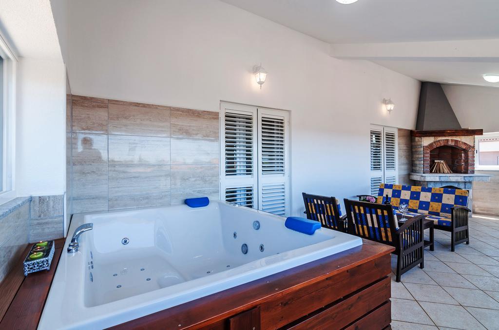 Apartment Tony With Private Pool Sukošan Kültér fotó
