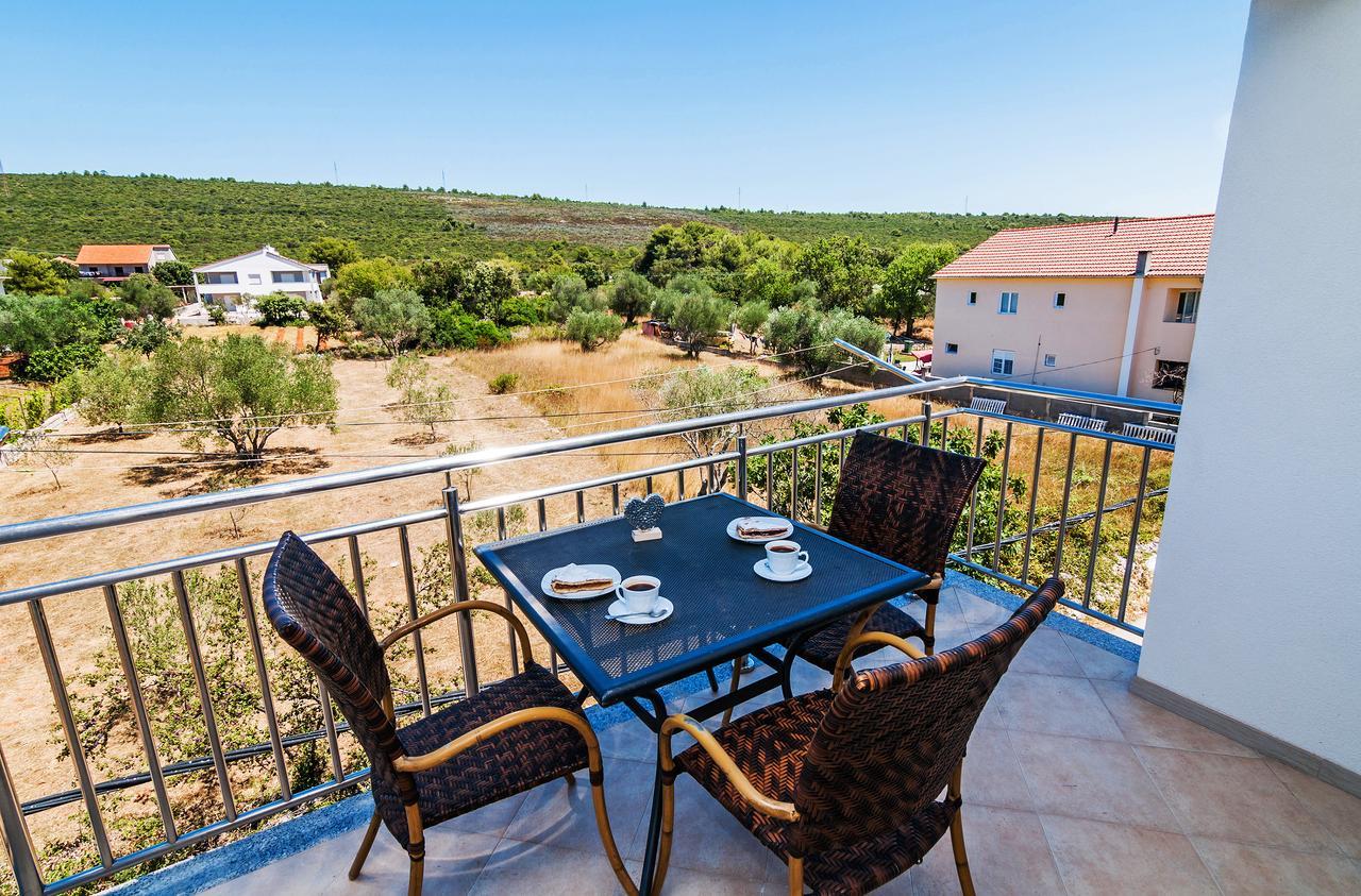 Apartment Tony With Private Pool Sukošan Kültér fotó