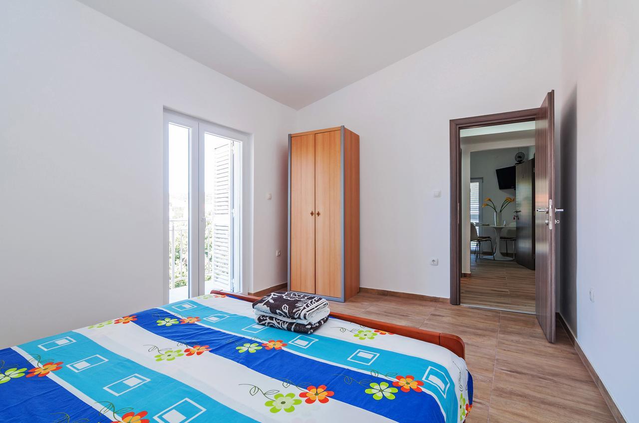 Apartment Tony With Private Pool Sukošan Kültér fotó